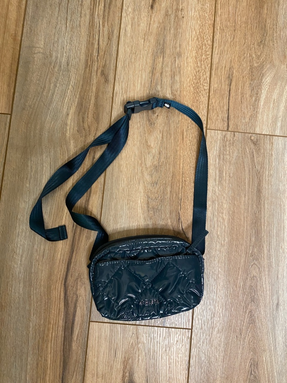 Athleta All about that shine Quilted Patent Crossbody Pouch Cypress Sporty